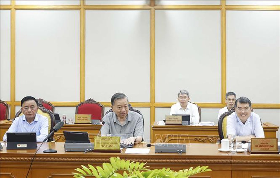 Bộ Chính trị cho ý kiến hoàn thiện thể chế vượt trội, tạo động lực mới để TP Hồ Chí Minh phát triển nhanh, bền vững