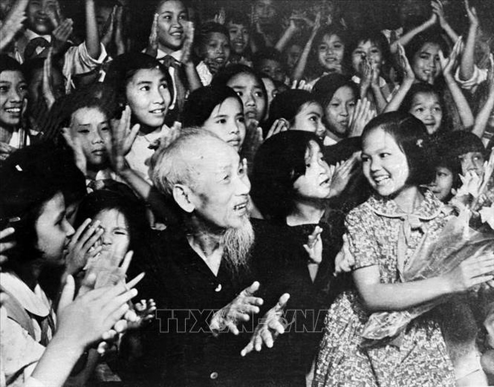 Tư tưởng Hồ Chí Minh soi sáng hành trình phát triển đất nước
