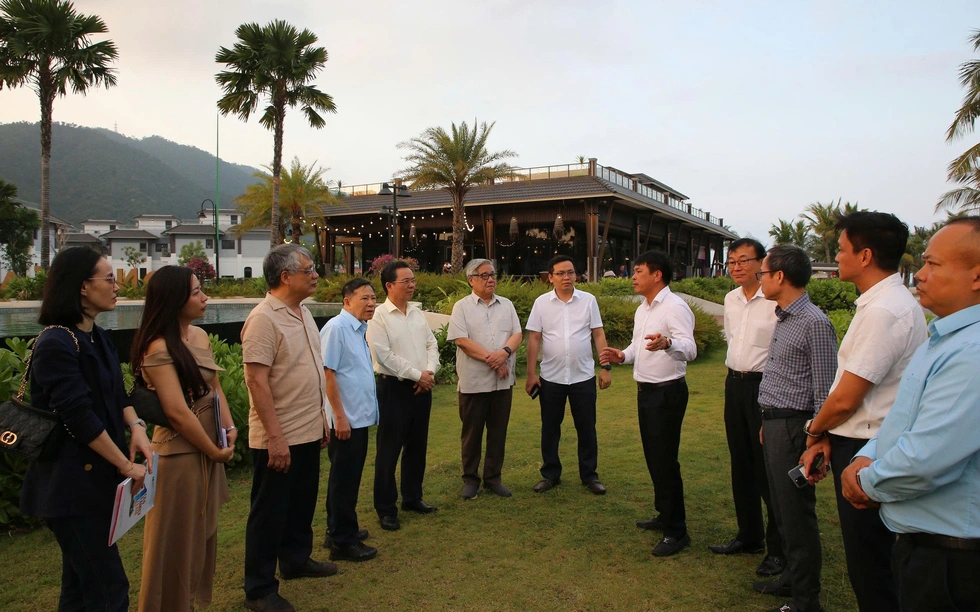 Hội đồng Giám khảo Chung khảo Giải thưởng Quốc gia Bất động sản Việt Nam lần thứ II làm việc với Tập đoàn CEO và khảo sát thực tế dự án Sonasea Vân Đồn Harbor City