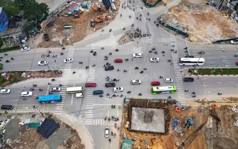 Từ hôm nay, Hà Nội điều chỉnh giao thông để thi công cầu vượt trên tuyến vành đai 'đắt nhất hành tinh'