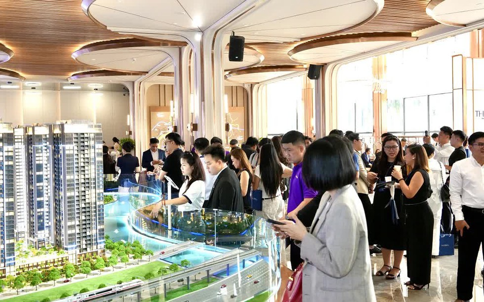 Dòng tiền vẫn ưu tiên bất động sản trung tâm, Cloud9 Tower thu hút sự quan tâm trong ngày mở bán