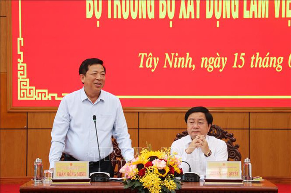 Bộ trưởng Bộ Xây dựng làm việc với Tây Ninh về hạ tầng giao thông và nhà ở xã hội