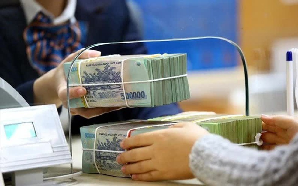 Cuộc đua hút khách vay trả nợ cũ và nguy cơ biến tướng thành vòng xoáy luân chuyển nợ xấu hệ thống