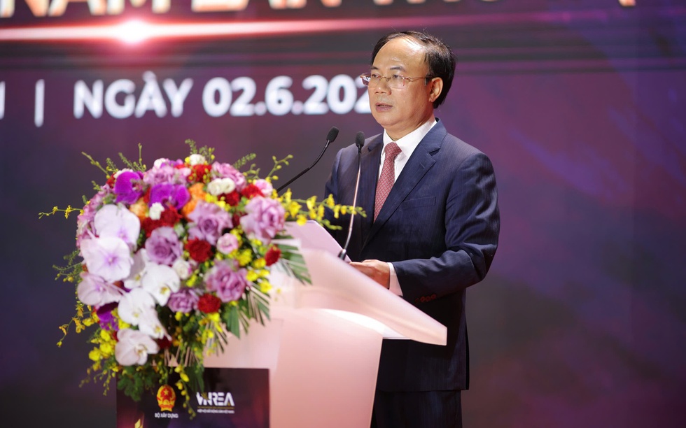 Thứ trưởng Bộ Xây dựng Nguyễn Văn Sinh đánh giá cao sáng kiến và nỗ lực của Hiệp hội Bất động sản Việt Nam trong thúc đẩy thị trường phát triển bền vững