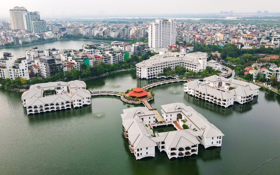 Cận cảnh loạt khách sạn, chung cư dọc tuyến Metro số 14 ở Hà Nội