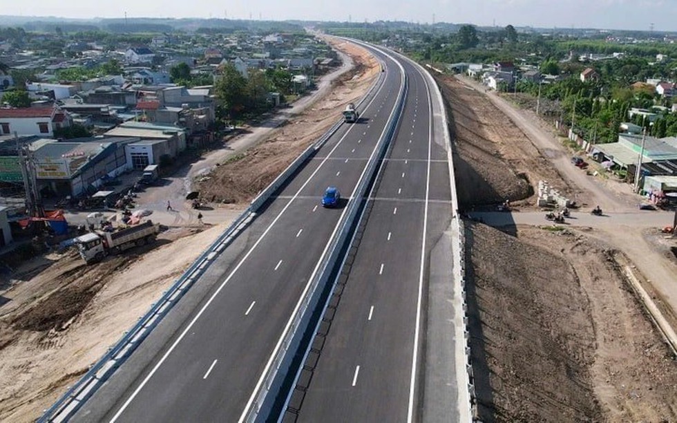 Cuối tháng này, chính thức thông xe tuyến đường 21.500 tỷ nối 2 thành phố giàu nhất Việt Nam