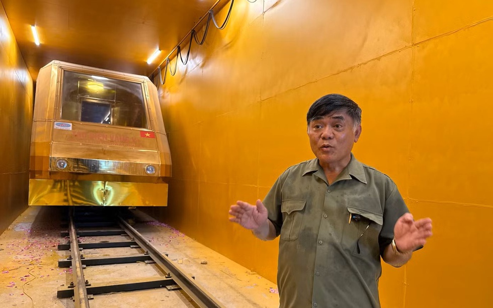 Đại gia Đường ‘bia’ chính thức khánh thành đoàn tàu điện dát vàng đầu tiên tại Thủ đô, sức chứa lên đến hơn 100 người