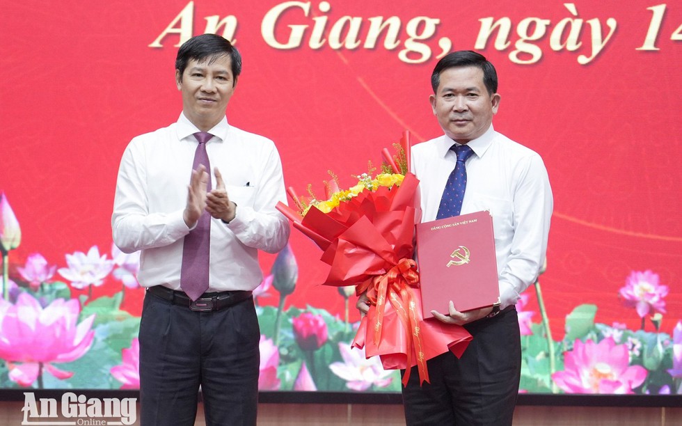 Trung tướng Đinh Văn Nơi giữ chức Phó Bí thư Tỉnh ủy An Giang