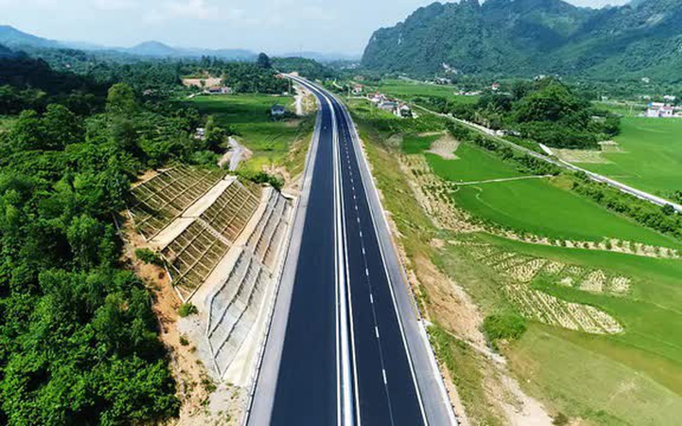Việt Nam sắp hoàn thiện trục cao tốc xuyên Việt gần 2.000km