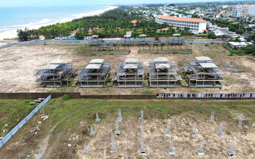 Nhếch nhác tuyến đường tỷ đô
Kỳ 1: Những "vết sẹo" trên mặt tiền thành phố mới