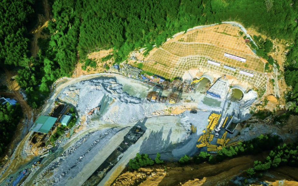 Cao tốc kết nối ‘rừng - biển’ đầu tiên của Việt Nam nguy cơ lỡ hẹn thông xe, Bộ Xây dựng ra công điện hoả tốc