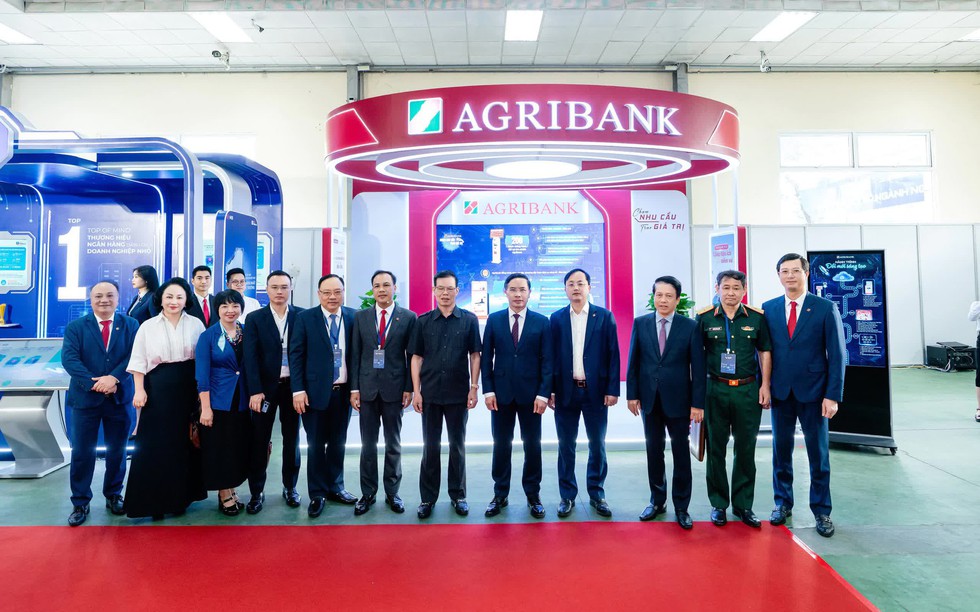 Agribank tăng tốc chuyển đổi số, ghi dấu ấn tại sự kiện Chuyển đổi số ngành Ngân hàng 2026