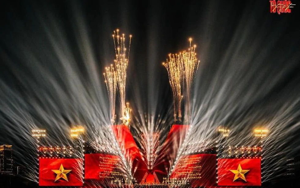 “Tổ quốc trong tim” về Van Phuc City: Concert Quốc gia lần đầu đến miền Nam
