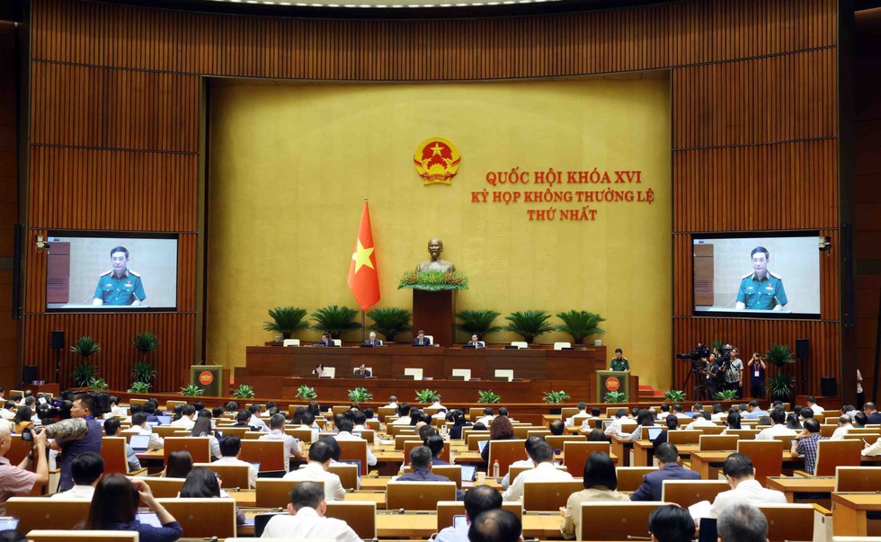 Ngày 24/8, Quốc hội thông qua 8 Luật, 11 Nghị quyết và bế mạc kỳ họp