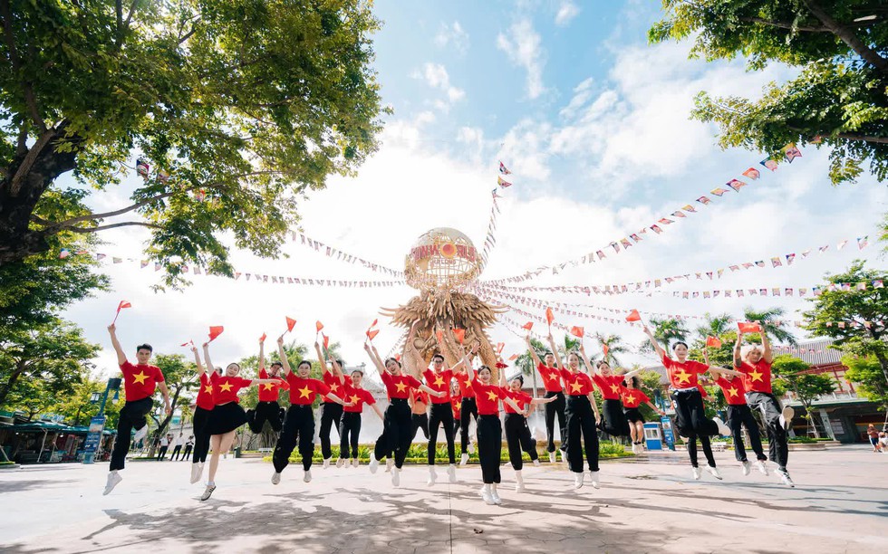 “Hời” chưa từng có: Sun World Ha Long tung bộ 3 ưu đãi chơi “không giới hạn” mừng Quốc khánh