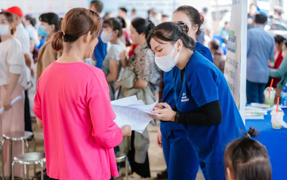 Long Châu và Abbott mở rộng chương trình vì cộng đồng, nâng cao sức khoẻ tiêu hoá cho hàng ngàn người dân