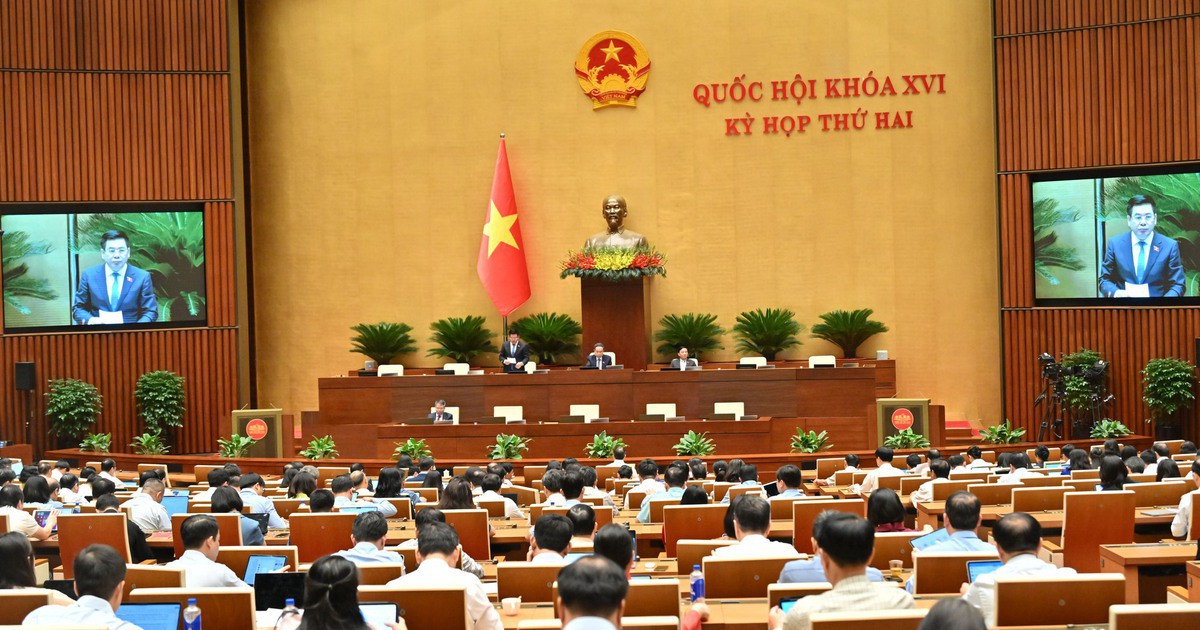 Quốc hội nghe báo cáo về 2 dự án: Luật Nhà ở (sửa đổi) và Luật Kinh doanh bất động sản (sửa đổi)