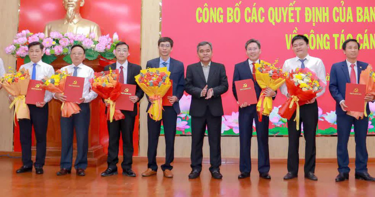 Quảng Ngãi: Công bố các quyết định quan trọng về công tác cán bộ