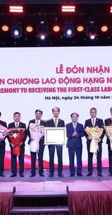 Tập đoàn CEO đón nhận Huân chương Lao động hạng Nhất: Dấu ấn 25 năm kiến tạo giá trị, vì cuộc sống hạnh phúc