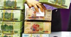 Đẩy tín dụng, vẫn phải kéo lùi nợ xấu
