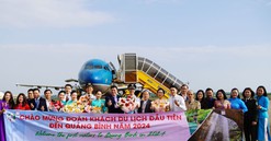 Quảng Bình: Đón đoàn khách du lịch đầu tiên bằng đường hàng không trong năm 2024