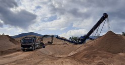 Bình Định: Kiểm tra, xử phạt sai phạm trong hoạt động khai thác cát theo phản ánh của Reatimes