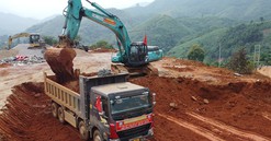 Lào Cai: Khí thế Trường Sơn trên công trường tái thiết Làng Nủ