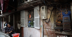 Hà Nội: Bên trong khu tập thể cũ nơi có căn hộ 30m2 được rao bán gần 10 tỷ đồng