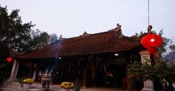Photo Travel: Đền Cuông, nơi cuối đường lông ngỗng rải