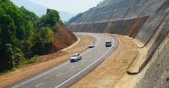 Thừa Thiên Huế: Bất cập về hạ tầng trên tuyến cao tốc Cam Lộ - La Sơn