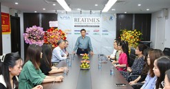 Lãnh đạo VNREA chúc mừng Tạp chí điện tử Bất động sản Việt Nam nhân kỷ niệm 99 năm Ngày Báo chí Cách mạng Việt Nam