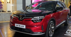 VinFast VF 8 Lux gây ấn tượng với chuyên gia xe nhờ thiết kế mới và công nghệ AI tạo sinh