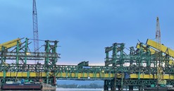 Thừa Thiên Huế: Cầu vượt sông Hương đẩy nhanh tiến độ để hợp long vào tháng 10/2024