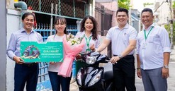 FE CREDIT: Honda Vision, vàng SJC đã được trao cho khách hàng