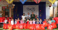 Tập đoàn FVG tặng quà cho trẻ em đồng bào dân tộc ở huyện miền núi Quảng Nam