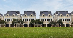 Hà Nội: Biệt thự vắng bóng người ở vẫn có giá hàng trăm triệu đồng/m2