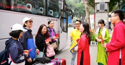 Mùng 1 Tết 2025: Bật mí bí quyết chọn hướng và giờ xuất hành rước tài lộc, đón may mắn cả năm