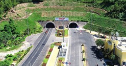 Hầm xuyên núi dài nhất Việt Nam: 25 năm vẫn nắm giữ kỷ lục Đông Nam Á, kết thúc 'nỗi khiếp sợ' của các bác tài