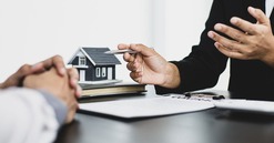 Bố mẹ mất không để lại di chúc, di sản thừa kế chia thế nào?