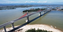 Cầu vượt biển dài nhất miền Trung gặp khó, nguy cơ trễ hẹn thông xe
