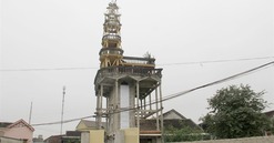 Nghệ An có một ngôi nhà 9 tầng kỳ quái: Cách xây dựng khác người, tưởng nguy hiểm mà vẫn đứng vững gần 20 năm