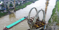 Cây cầu 1.800 tỷ thay thế cây cầu hơn 100 tuổi sẽ bị phá dỡ ở Hà Nội dần thành hình, mục tiêu thông xe trong năm sau