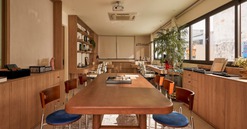 Căn nhà giữa lòng TP. HCM 'lột xác' choáng ngợp: Phong cách sang trọng, tầng thượng trở thành văn phòng xanh