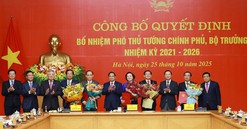 Thủ tướng trao Quyết định bổ nhiệm 2 Phó Thủ tướng và 3 Bộ trưởng