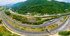 Tuyến cao tốc 12.000 tỷ thông xe sớm 1 năm, Sơn Hải, Vinaconex, LiZen… sắp được thưởng lớn