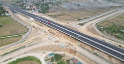 Chính thức thông xe cầu vượt trên đoạn tuyến cao tốc có lượng xe đi lại đông nhất miền Bắc