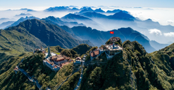 Khu du lịch trên đỉnh núi cao nhất Việt Nam được vinh danh ‘Điểm du lịch có thắng cảnh thiên nhiên hàng đầu thế giới’