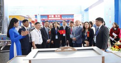 Quảng Ninh: Khai mạc Hội chợ Thương mại và Du lịch quốc tế Việt – Trung lần thứ 17