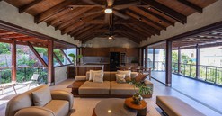 Ba House - Nhịp điệu sống chậm của ba thế hệ bên sườn đồi