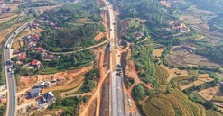 5 ngày nữa, chính thức thông xe đoạn đầu tiên trên tuyến cao tốc dài nhất Việt Nam: Vốn đầu tư hơn 11.000 tỷ, là hành lang giao thông chiến lược